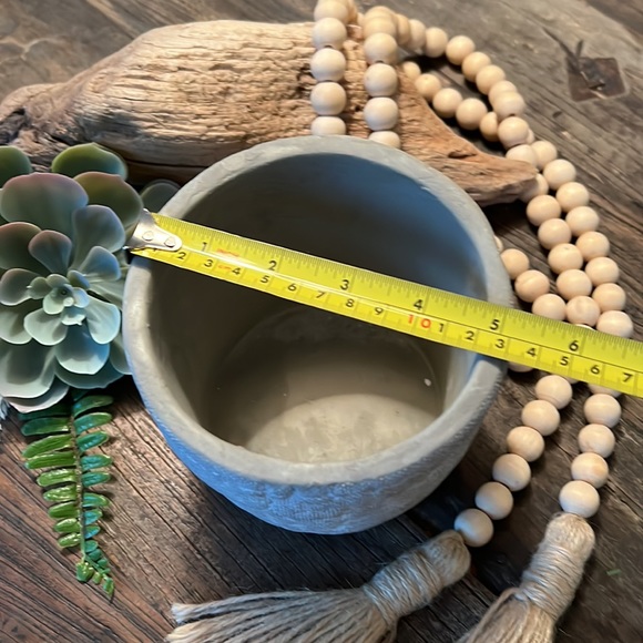 ❌SOLD❌ FARMHOUSE style concrete planter - Picture 6 of 7